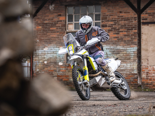 rade-garage-husqvarna-701-auxiliary-tank2 rade-garage-husqvarna-701-auxiliary-tank2