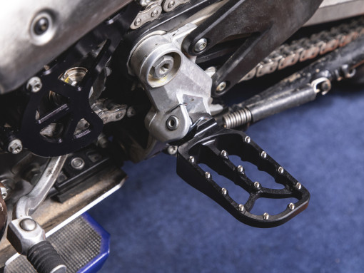 rade-garage-footpegs3