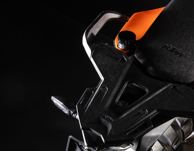 rade-garage-790-890-rear-tank-banner3