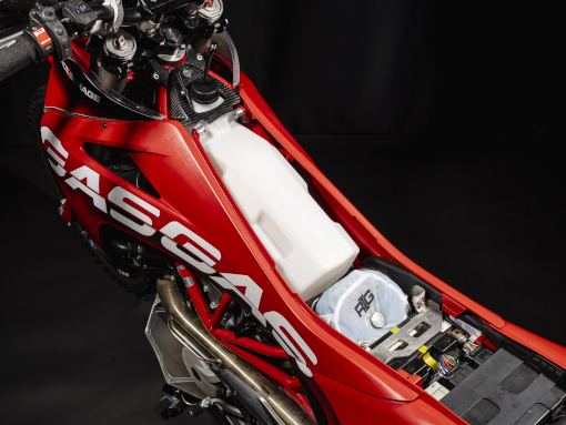 rade-garage-gasgas-auxiliary-tank3 rade-garage-gasgas-auxiliary-tank3