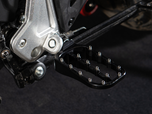 rade-garage-cfmoto-footpegs1 rade-garage-cfmoto-footpegs1