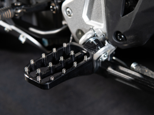 rade-garage-cfmoto-footpegs3 rade-garage-cfmoto-footpegs3